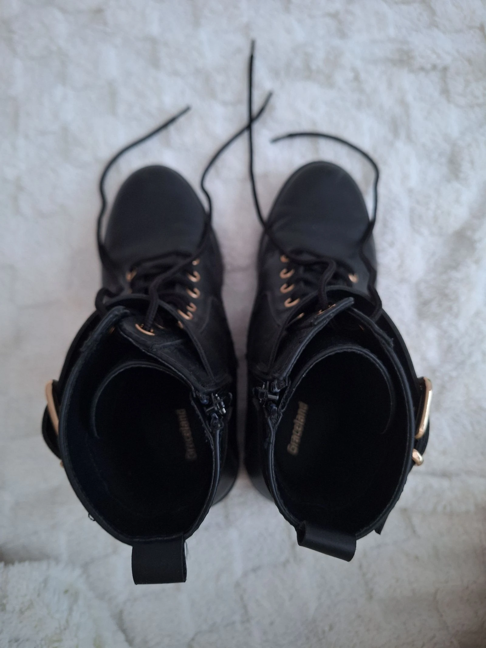 Botas de cano baixo pretas com detalhes dourados tamanho 38 – photo 4